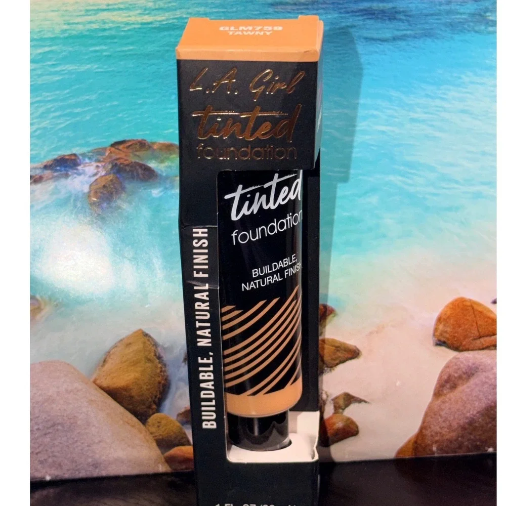 LA Girl Tinted Foundation GLM759 Tawny Buildable Natural Finish 1oz New